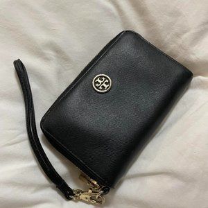 Tory Burch Wristlet in Black Leather